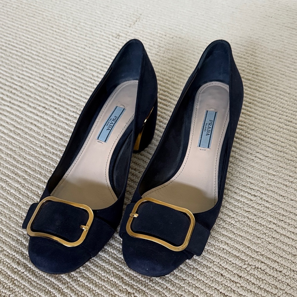 Prada Elegant Navy Block Heel Pumps - Picture 2 of 6